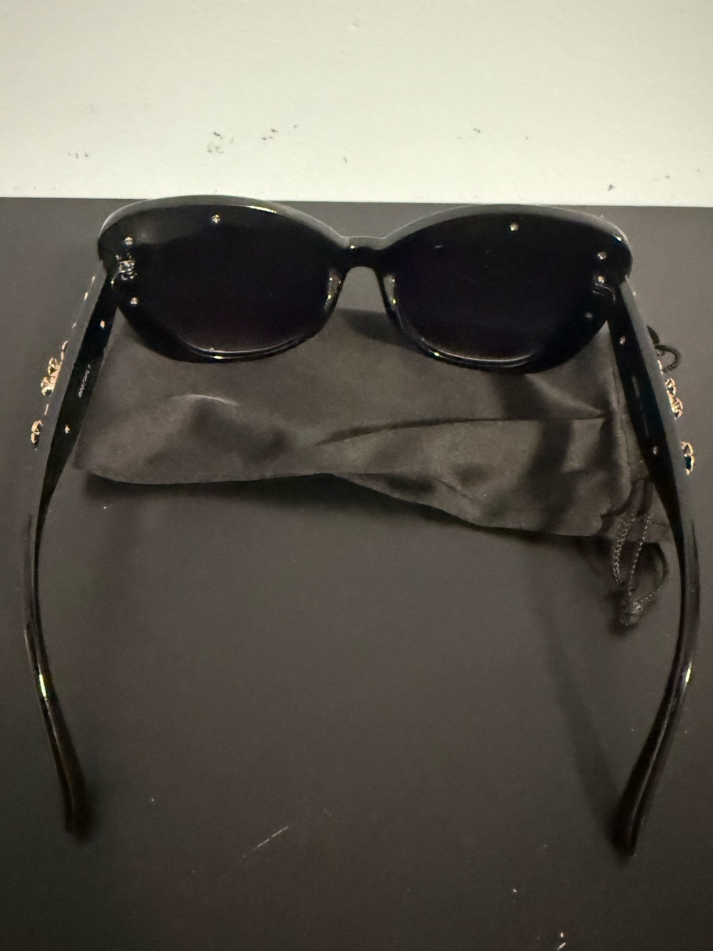 Black Floral Cat-Eye Sunglasses with Pink Flower Accents! Absolutely Stunning! 🤩 - Picture 4 of 7